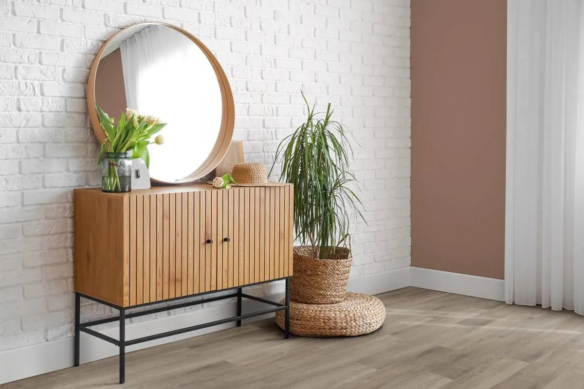 Quarto com piso vinílico amadeirado